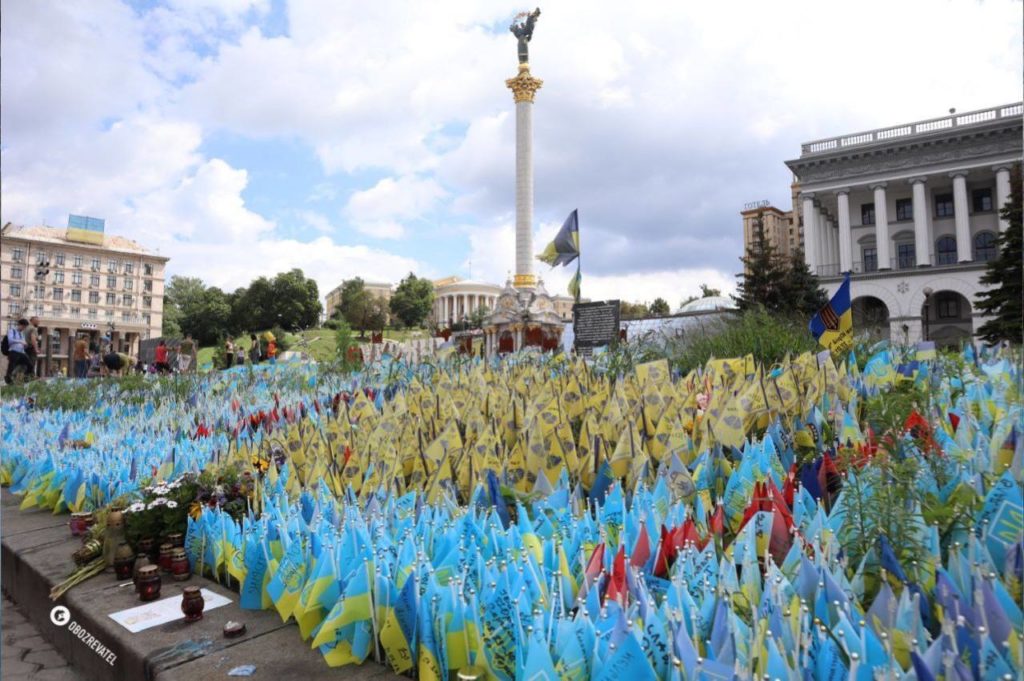 У пам’ять про синів-Героїв їх рідні відвідали місця вшанування воїнів у столиці