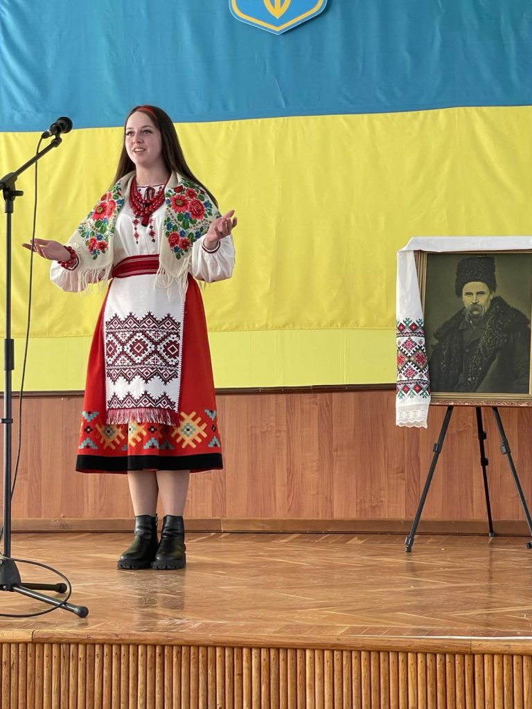 Ірина Поплавська з Ялинівки перемогла у конкурсі читців-декламаторів «Сила слова», який відбувся у Пулинах з нагоди 212-ї річниці народження кобзаря Тараса Шевченка