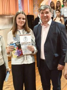 Гордість Стрибізького ліцею: 15-річна Катерина Римарева стала однією з фіналісток обласного конкурсу читців віршів кобзаря Тараса Шевченка