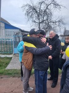 Великодня зустріч Героя: як пулинці раділи поверненню з полону Павла Костриці