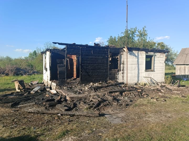 Вночі у селі горів будинок: родина збирає кошти на купівлю нового житла