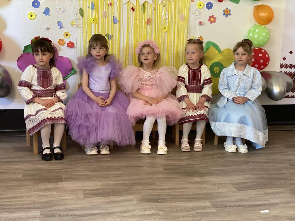 Прощалися з дитинством: у Сколобівському дитсадку відбувся випускний вечір