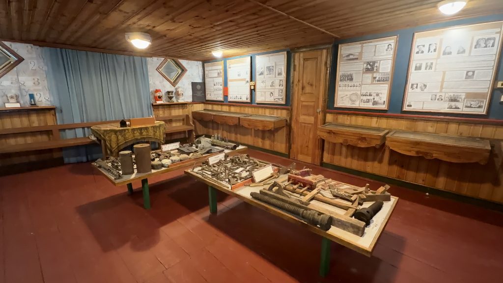 Будинок, в якому живе історія села Великий Луг