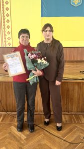 Подяки, квіти, слова вдячності та мініконцерт: як у Пулинській селищній раді віт...