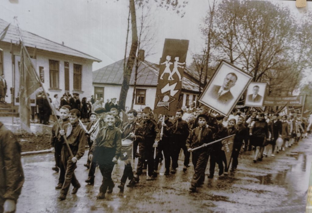 Пулини, яких ви ще не бачили: старі фото, що відкриють історію селища по-новому